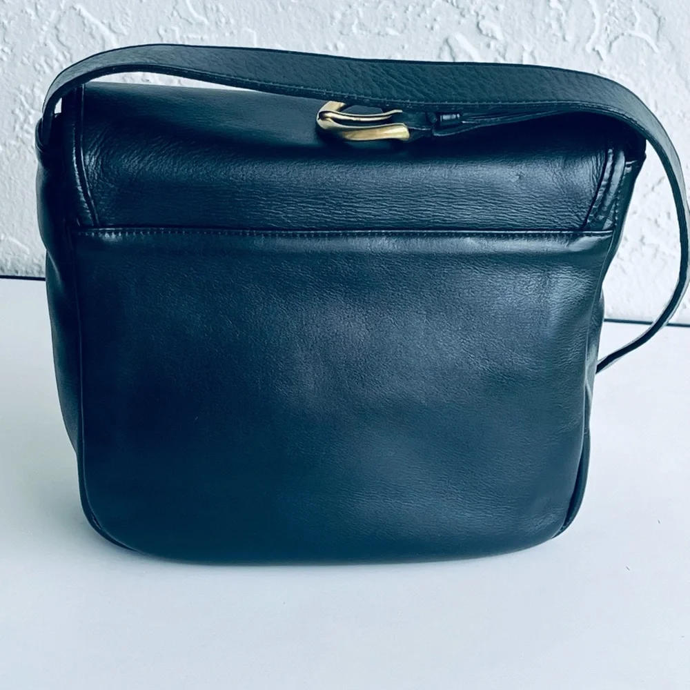 VINTAGE COACH BEDFORD #4164 BLACK SHOULDER BAG